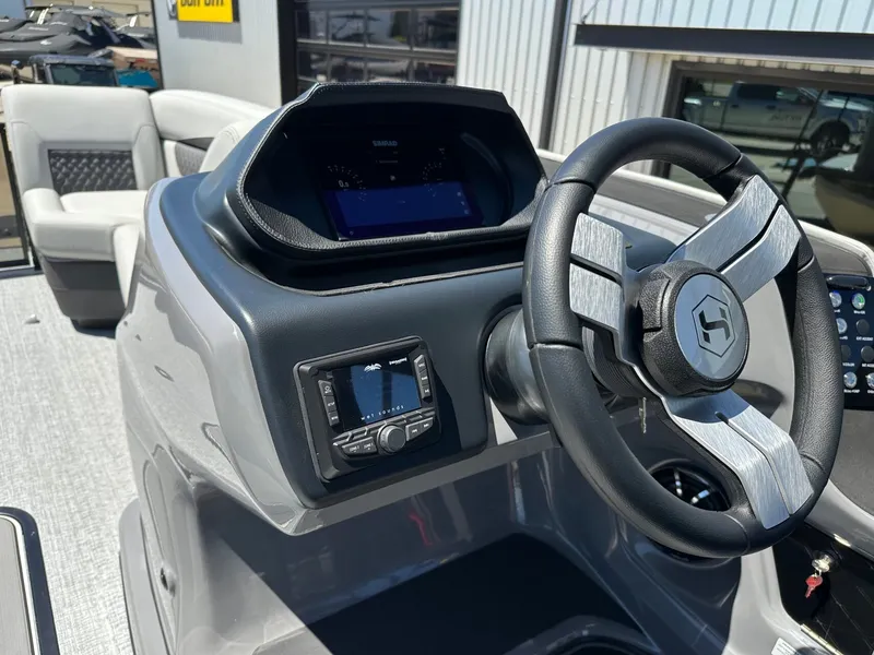 Slide: The Image of Harris Sunliner 230 2026 - 28