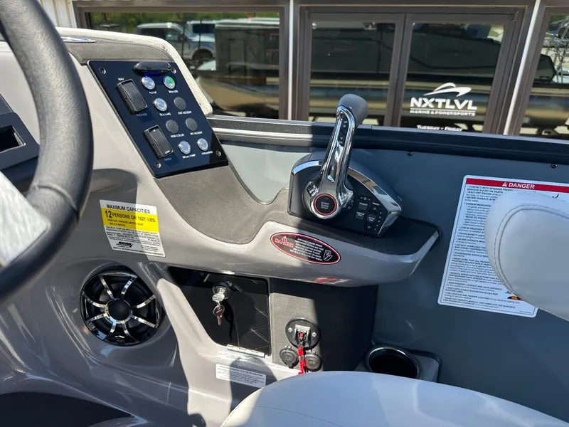 Slide: The Image of Harris Sunliner 230 2026 - 30