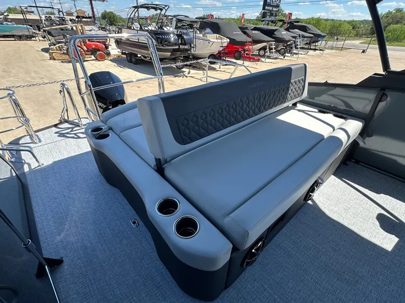 Slide: The Image of Harris Sunliner 230 2026 - 33