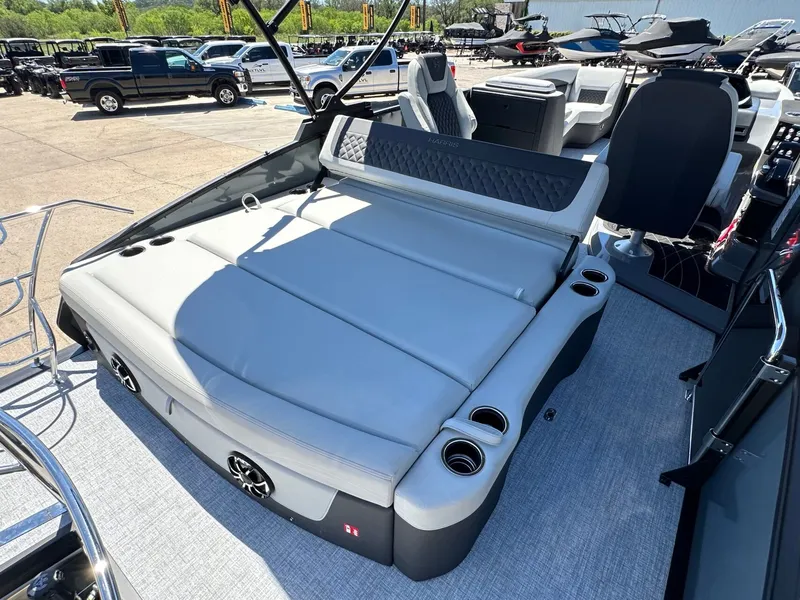 Slide: The Image of Harris Sunliner 230 2026 - 34