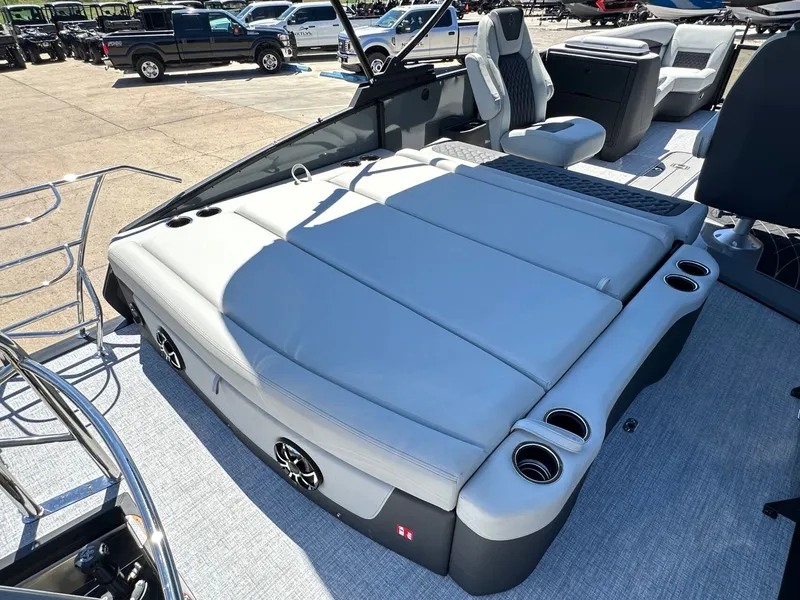 Slide: The Image of Harris Sunliner 230 2026 - 35