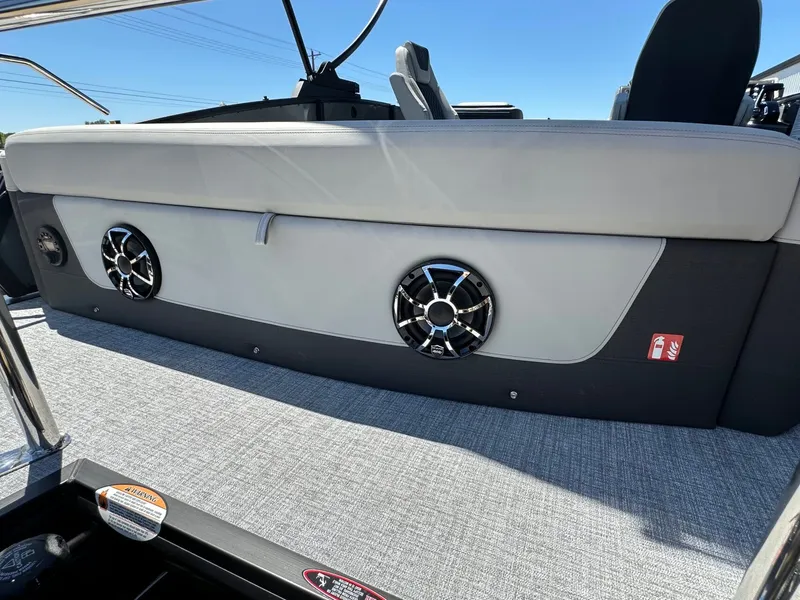 Slide: The Image of Harris Sunliner 230 2026 - 38