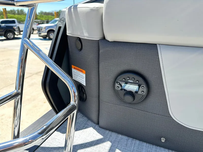 Slide: The Image of Harris Sunliner 230 2026 - 39