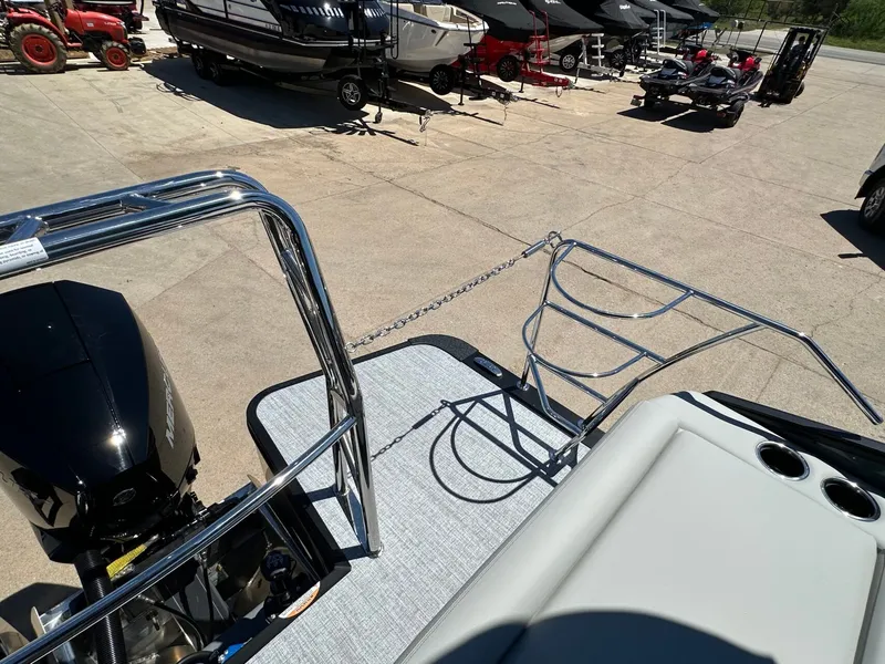 Slide: The Image of Harris Sunliner 230 2026 - 40