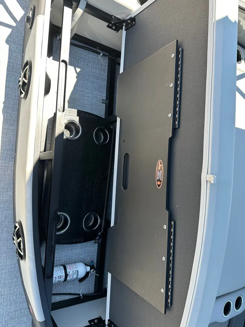 Slide: The Image of Harris Sunliner 230 2026 - 43