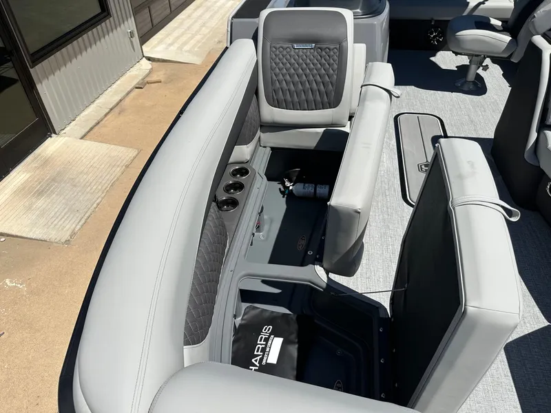 Slide: The Image of Harris Sunliner 230 2026 - 46