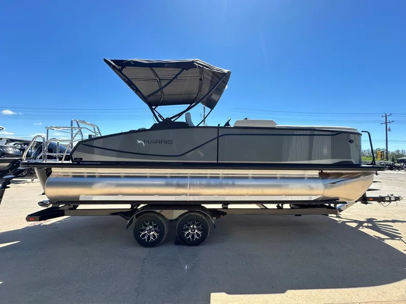 Slide: The Image of Harris Sunliner 230 2026 - 8