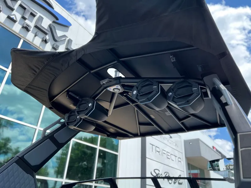 Slide: The Image of Tigé 22RZX 2026 - 11