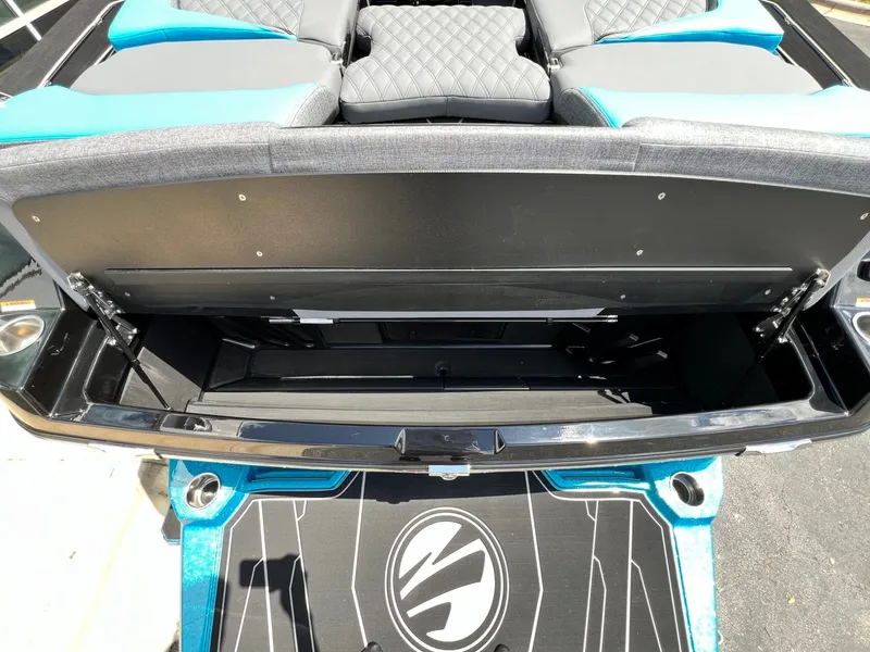 Slide: The Image of Tigé 22RZX 2026 - 13