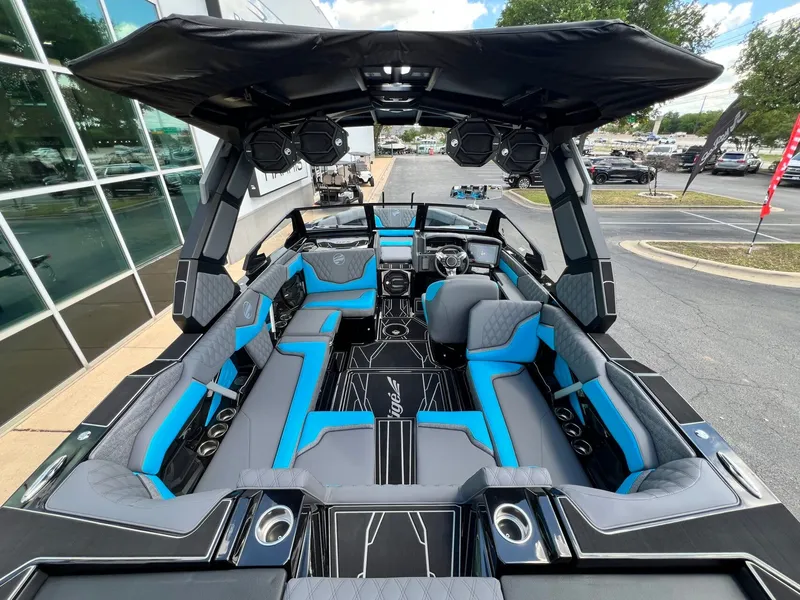 Slide: The Image of Tigé 22RZX 2026 - 15