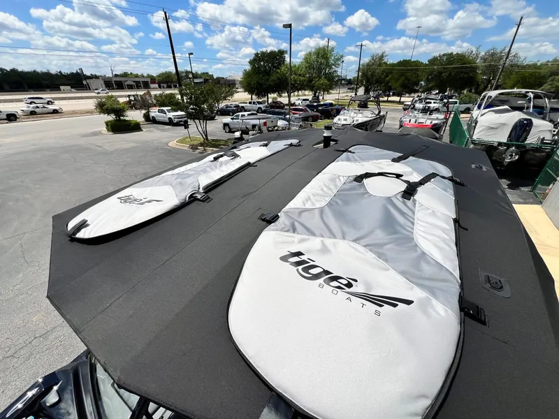 Slide: The Image of Tigé 22RZX 2026 - 30