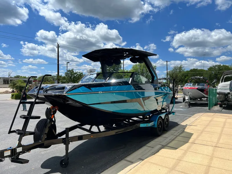 Slide: The Image of Tigé 22RZX 2026 - 7