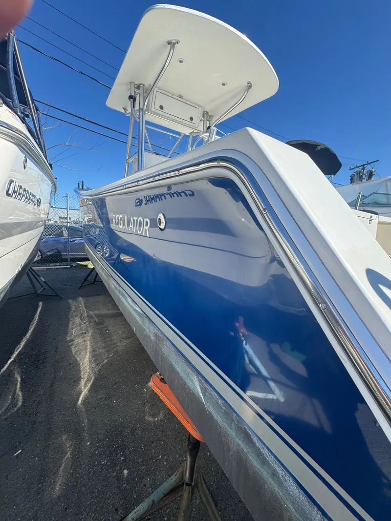 Slide: The Image of Regulator Marine 24 SF 2005 - 11