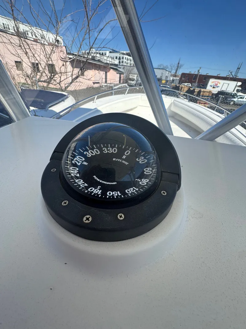 Slide: The Image of Regulator Marine 24 SF 2005 - 13