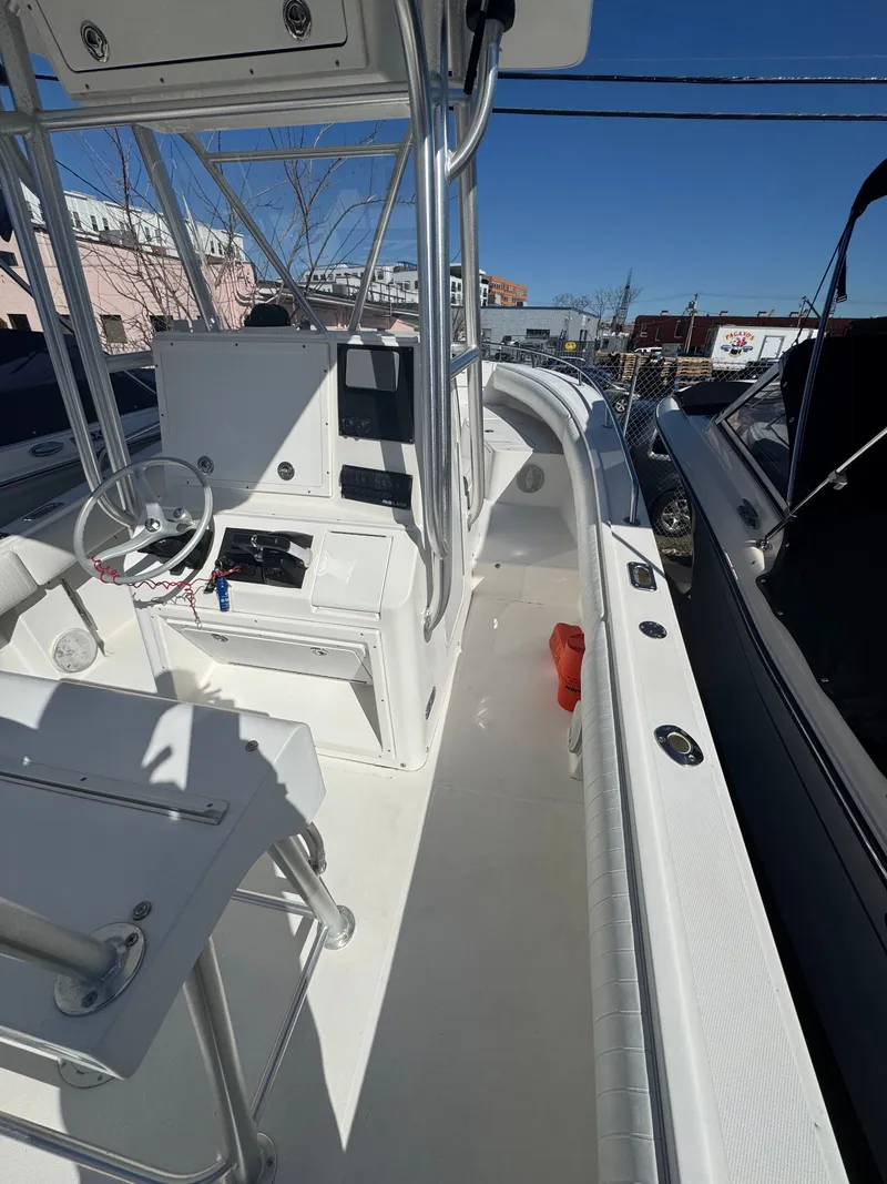 Slide: The Image of Regulator Marine 24 SF 2005 - 15