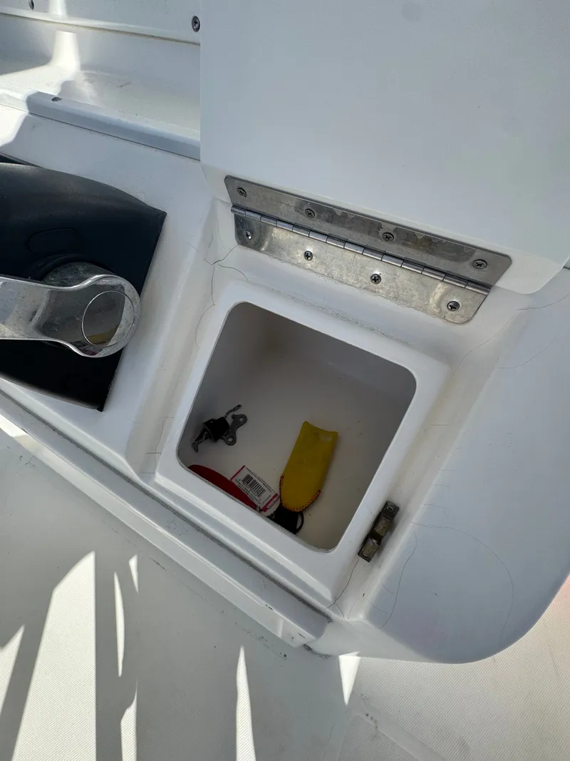 Slide: The Image of Regulator Marine 24 SF 2005 - 17