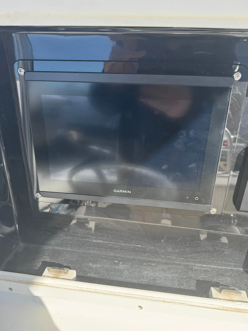 Slide: The Image of Regulator Marine 24 SF 2005 - 30