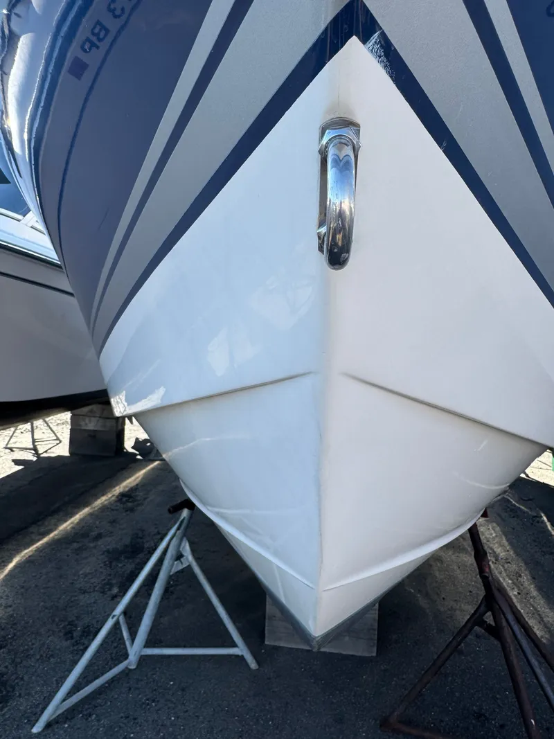 Slide: The Image of Regulator Marine 24 SF 2005 - 7