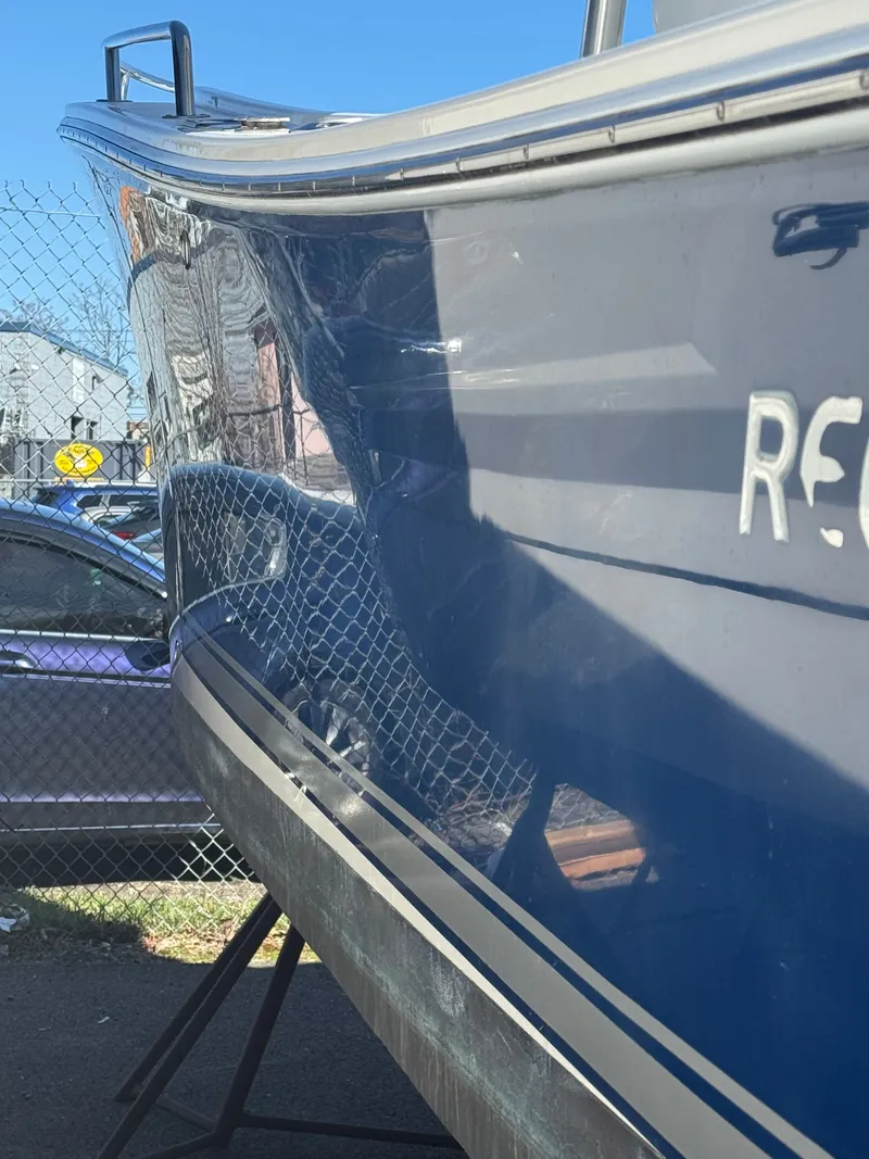 Slide: The Image of Regulator Marine 24 SF 2005 - 9