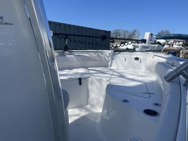 Slide: The Image of Sea Hunt Ultra 234 2021 - 6