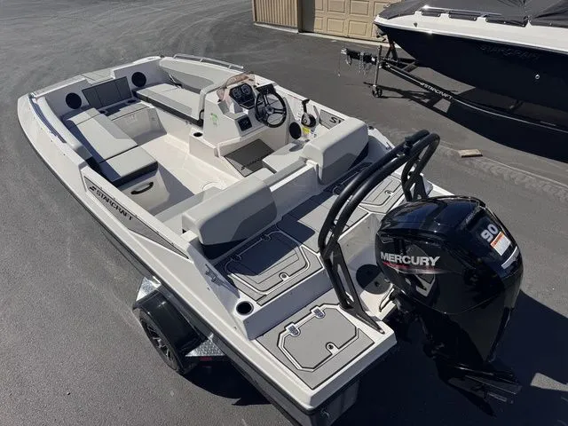 The Image of Starcraft SV OB SV 16 OB Includes 90hp and Trailer 2026 - 1