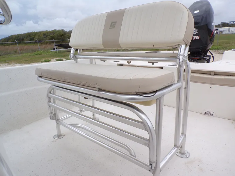 Slide: The Image of Carolina Skiff 238 DLV 2013 bench seat on boat. - 28