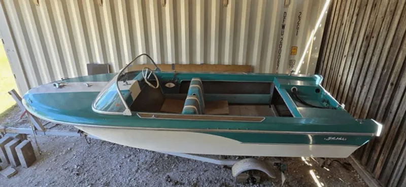 Slide: The Image of Glastron Bayflite Deville 1962 - 2