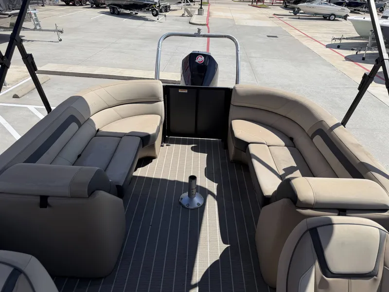 Slide: The Image of Viaggio L22U 2022 - 13