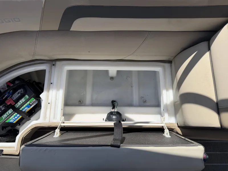 Slide: The Image of Viaggio L22U 2022 - 17