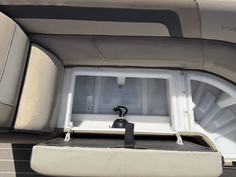 Slide: The Image of Viaggio L22U 2022 - 20