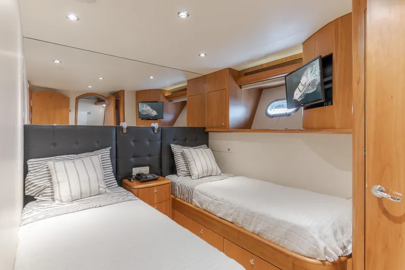 Slide: The Image of Luxurious twin cabin in 2006 Cheoy Lee 72' Raised Pilot House yacht. - 35