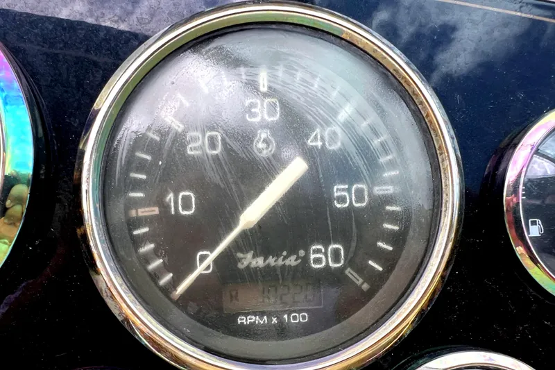 Slide: The Image of Tachometer of a 1999 Cruisers Yachts 3870 Esprit boat. - 31