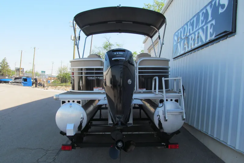 Slide: The Image of 2022 Sun Tracker Party Barge 22 DLX pontoon boat at Stokley's Marine. - 4