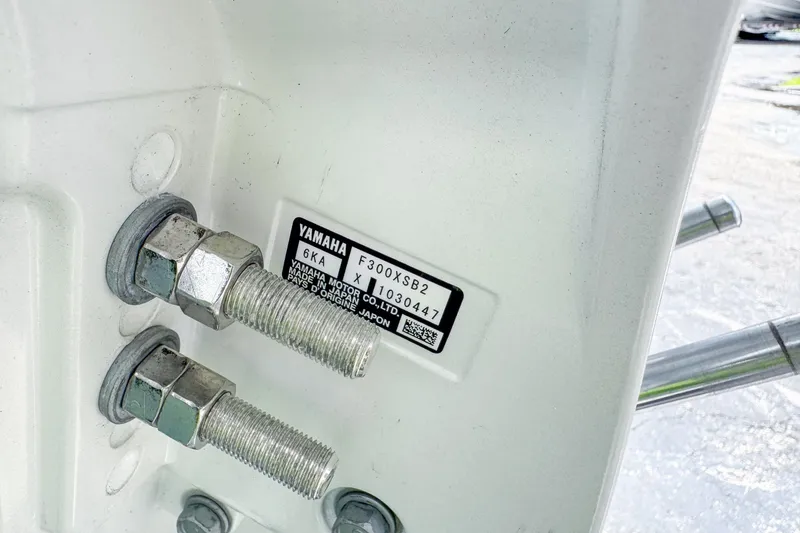 Slide: The Image of Sea Hunt Ultra 245 SE 2026 - 6