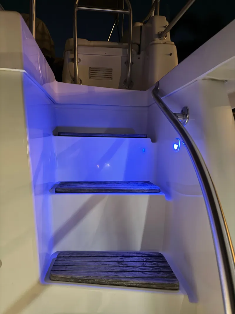 Slide: The Image of Mainship 390 Trawler 2001 - 104