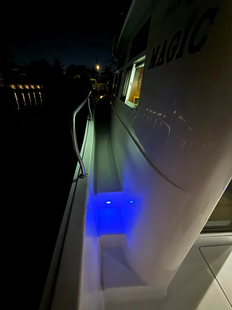 Slide: The Image of Mainship 390 Trawler 2001 - 106