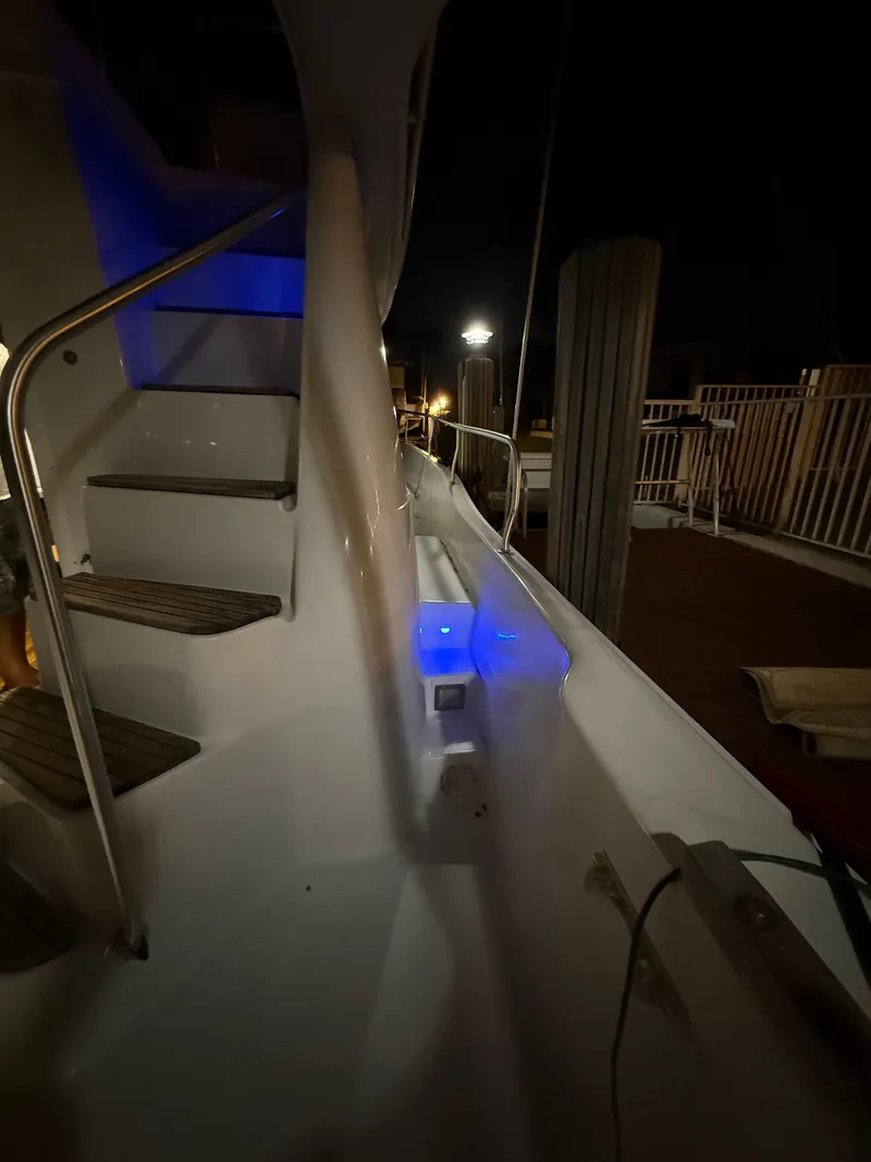 Slide: The Image of Mainship 390 Trawler 2001 - 107