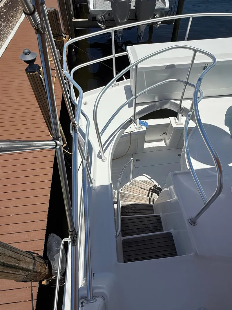 Slide: The Image of Mainship 390 Trawler 2001 - 22