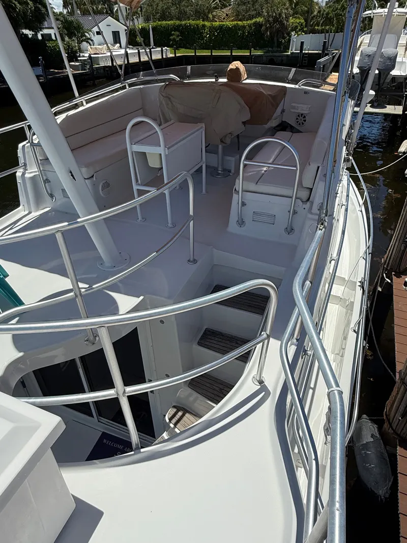 Slide: The Image of Mainship 390 Trawler 2001 - 24