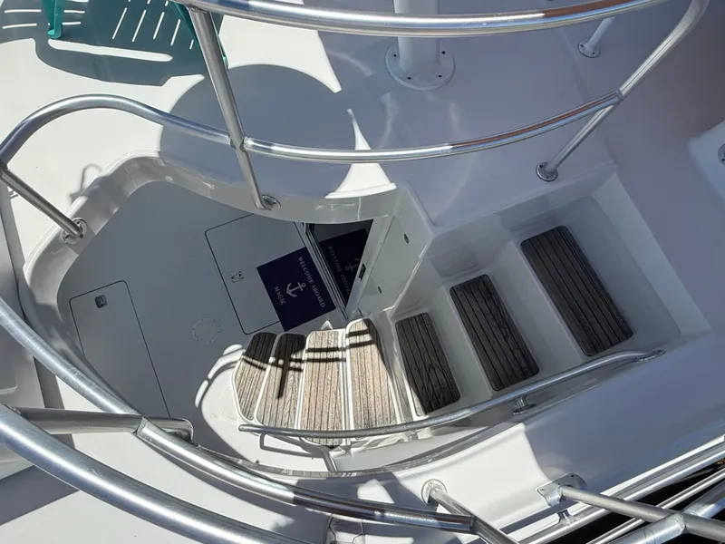 Slide: The Image of Mainship 390 Trawler 2001 - 28