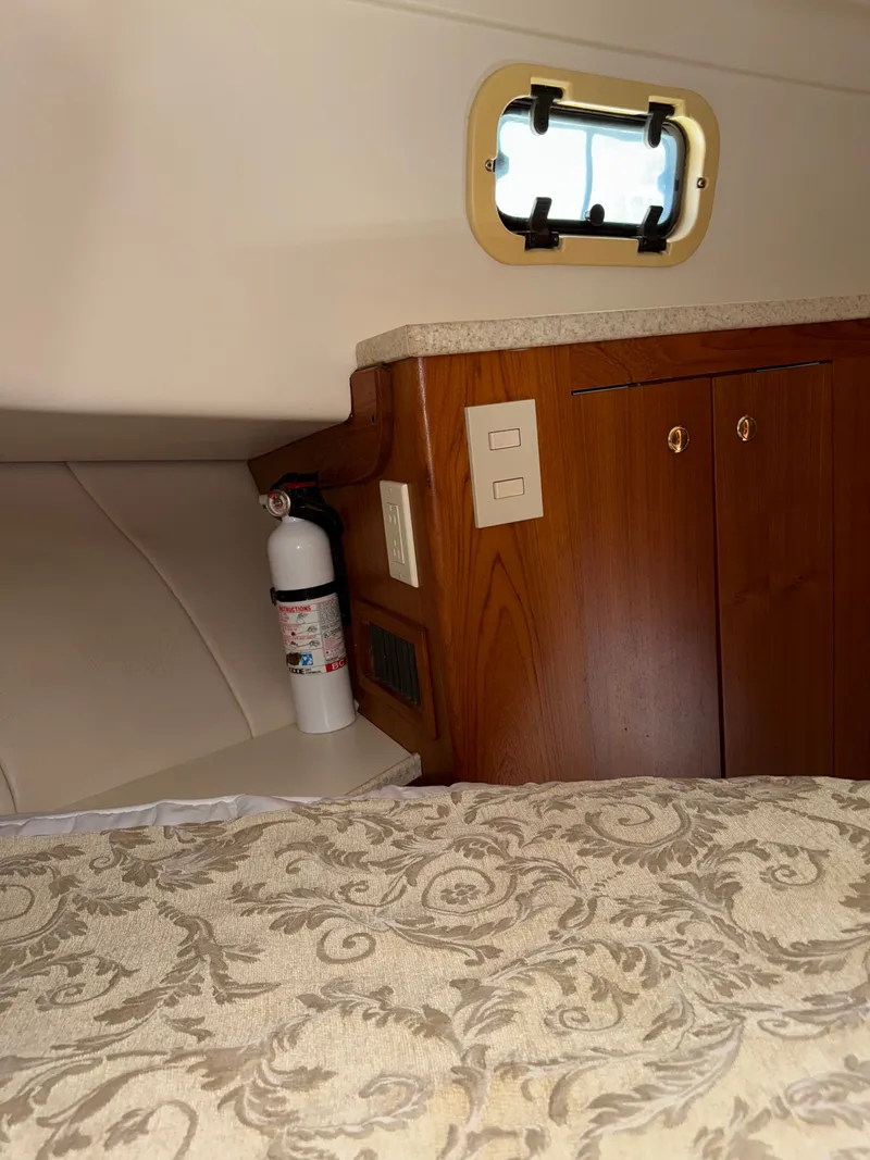 Slide: The Image of Mainship 390 Trawler 2001 - 29