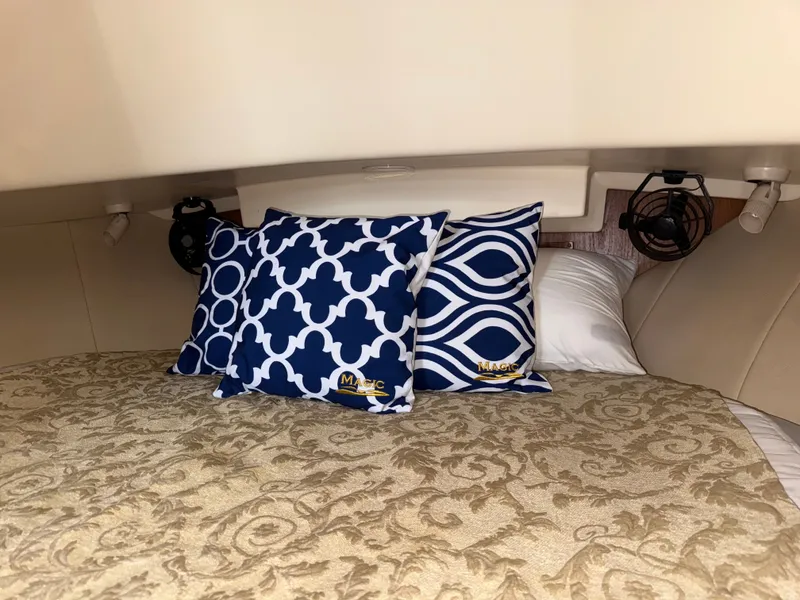 Slide: The Image of Mainship 390 Trawler 2001 - 31