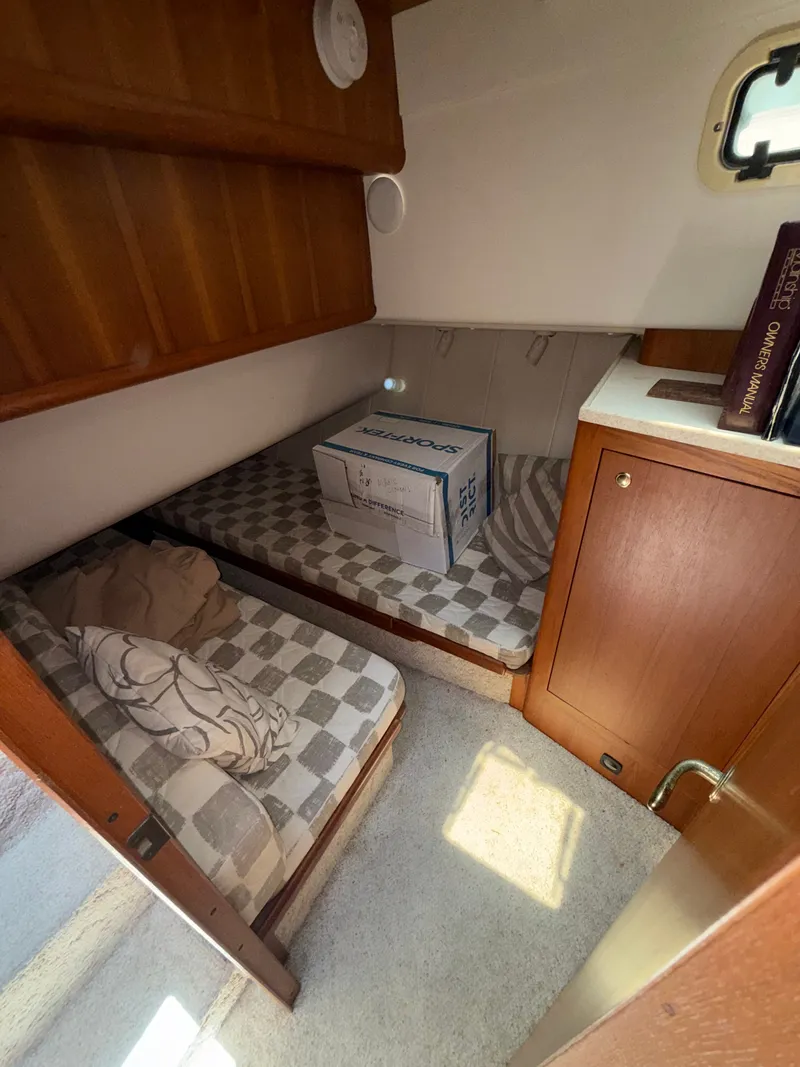 Slide: The Image of Mainship 390 Trawler 2001 - 35