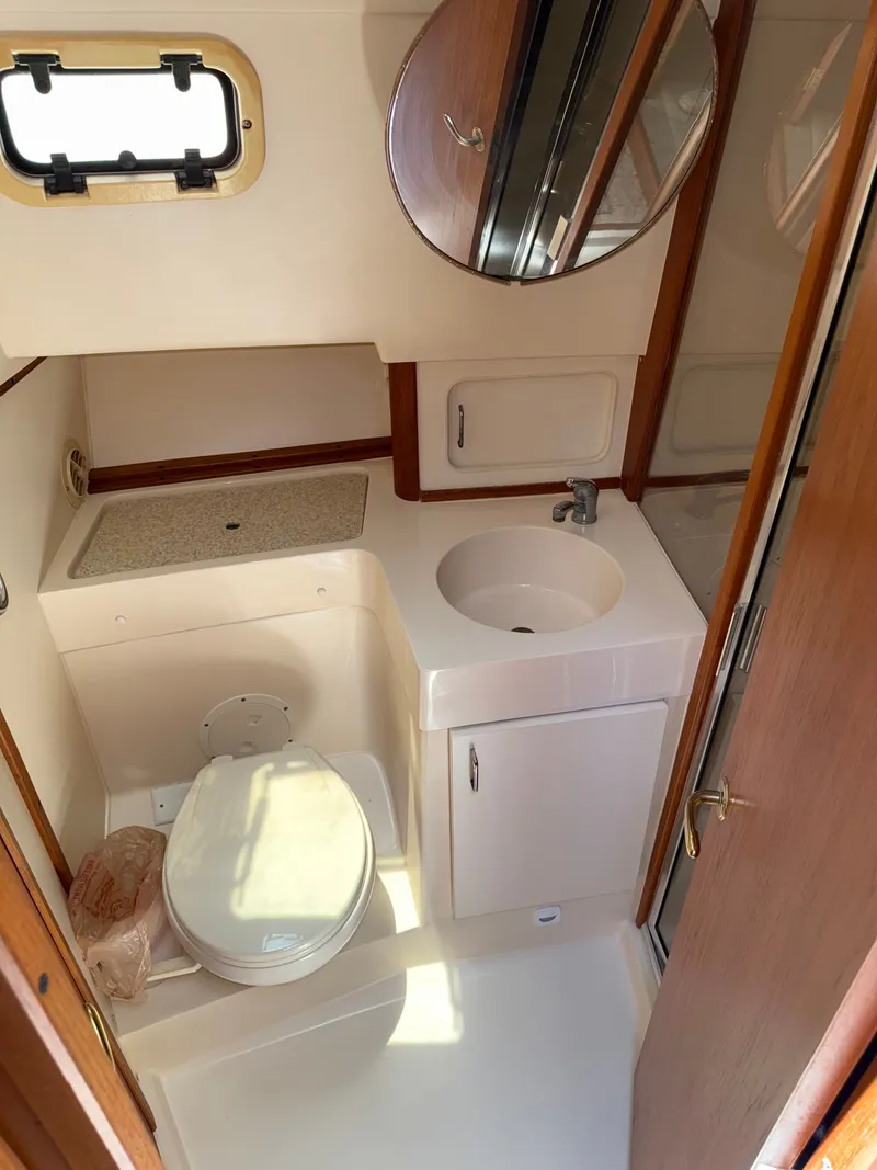 Slide: The Image of Mainship 390 Trawler 2001 - 37