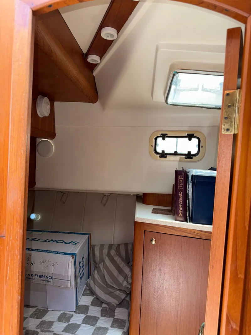 Slide: The Image of Mainship 390 Trawler 2001 - 39