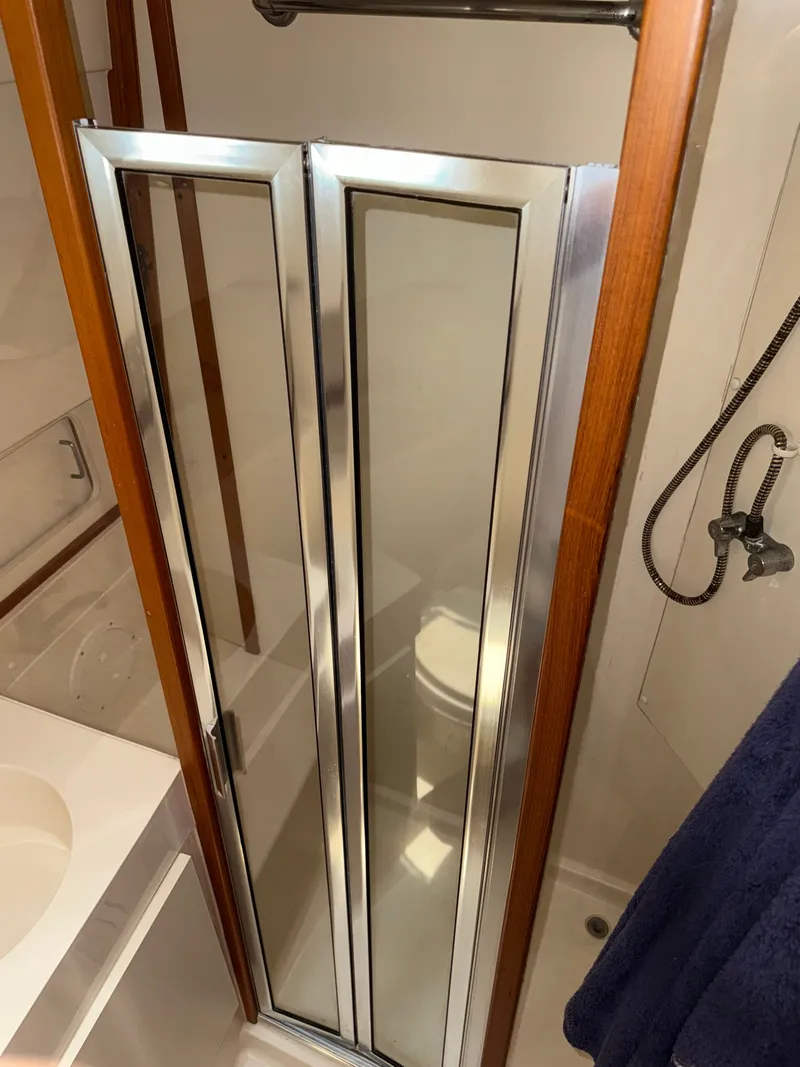 Slide: The Image of Mainship 390 Trawler 2001 - 40