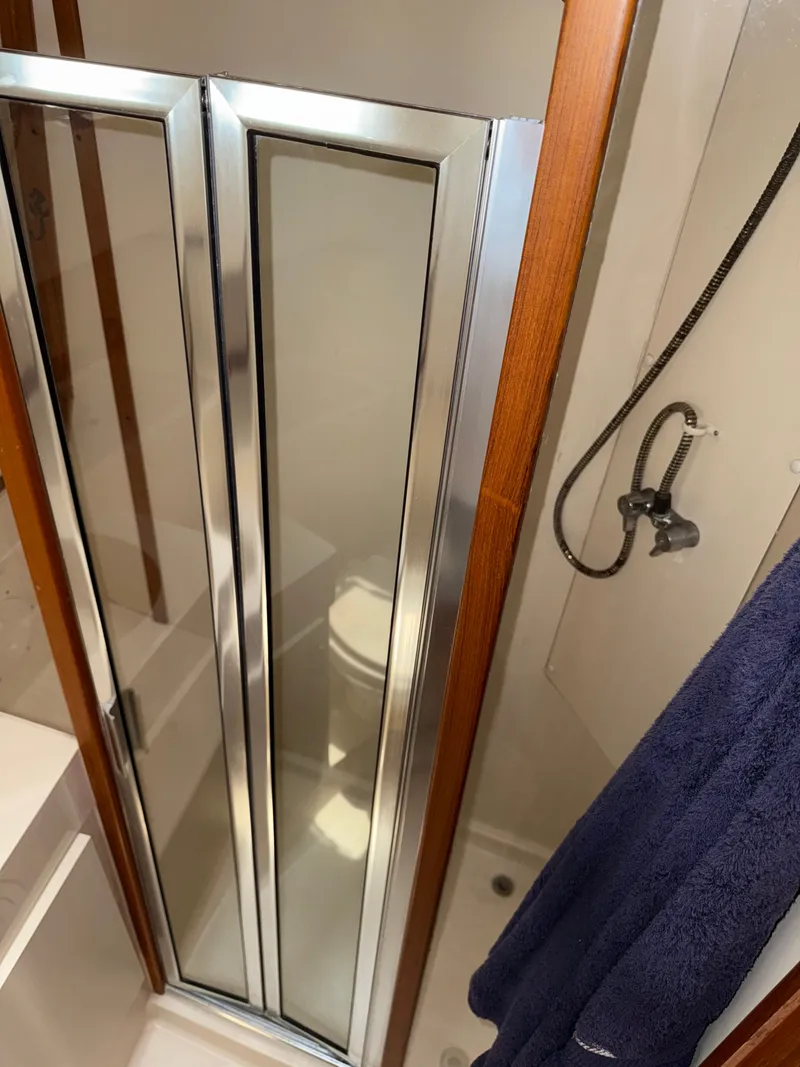 Slide: The Image of Mainship 390 Trawler 2001 - 41