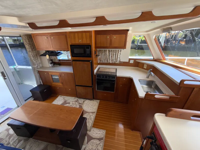 Slide: The Image of Mainship 390 Trawler 2001 - 43