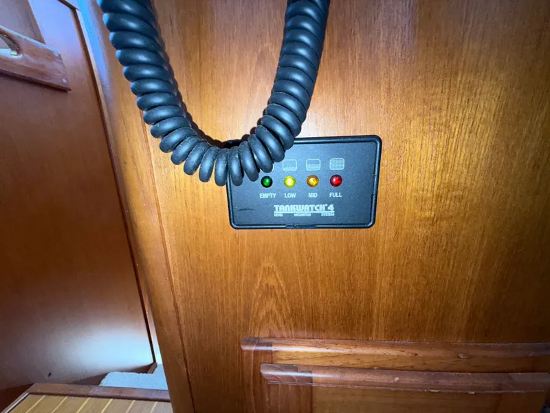 Slide: The Image of Mainship 390 Trawler 2001 - 47