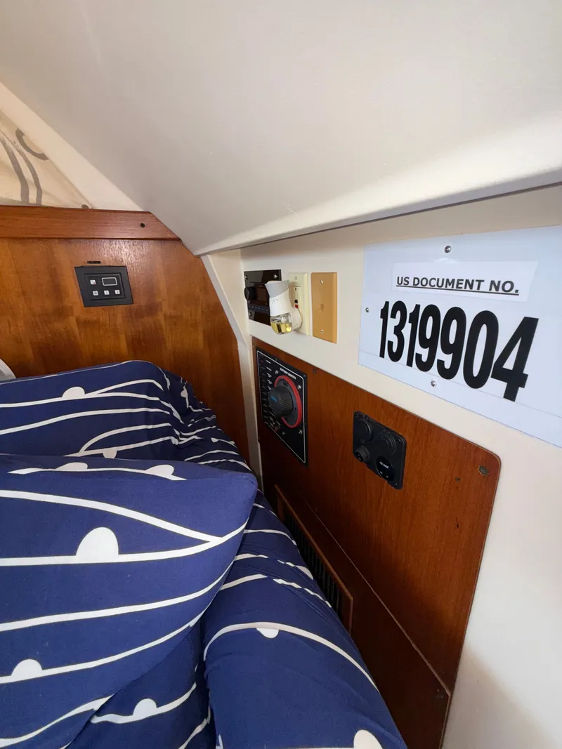 Slide: The Image of Mainship 390 Trawler 2001 - 53